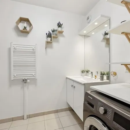 Direct Access To Paris - 6 Guests Apartment *